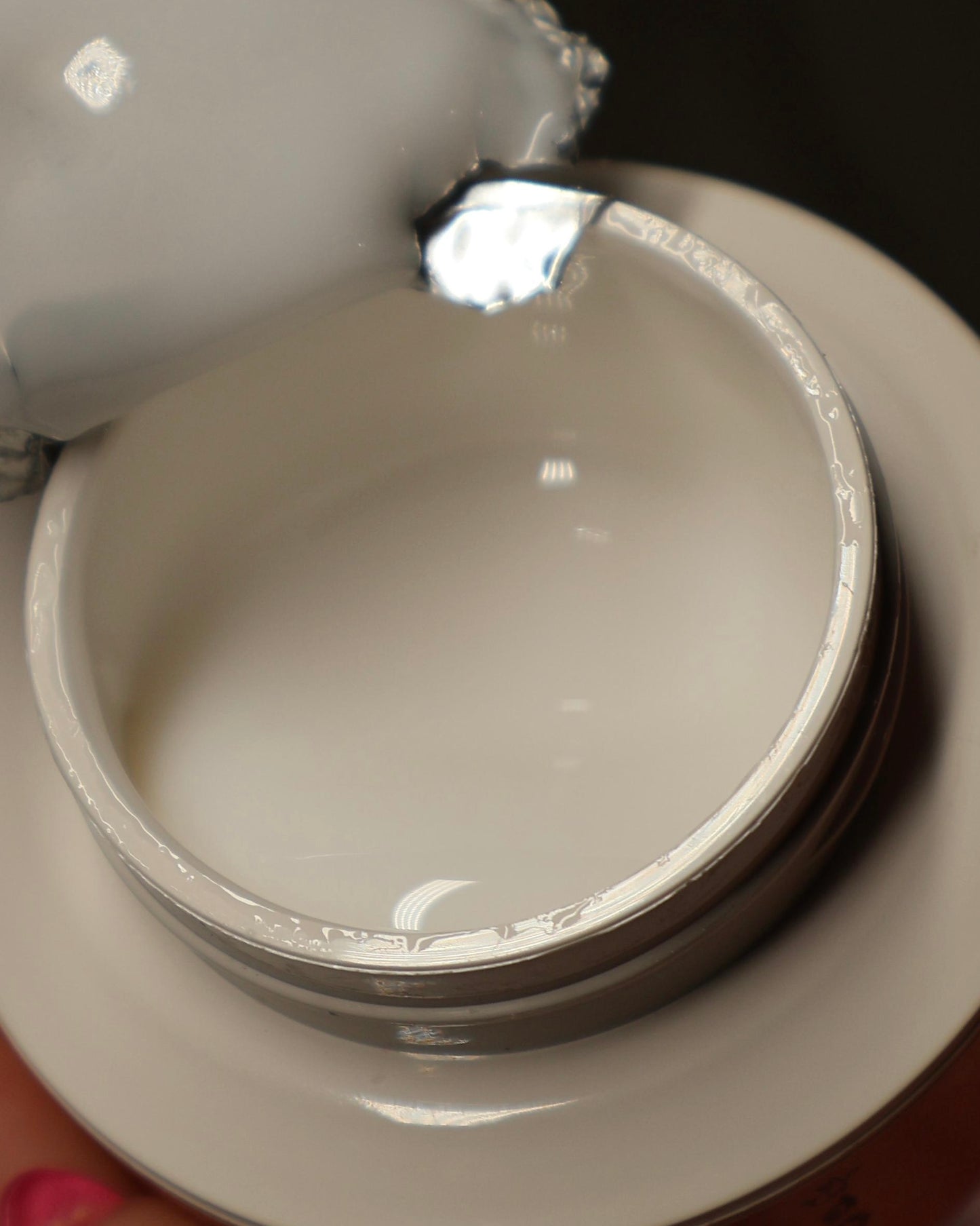 Hard gel thick milky white tarro