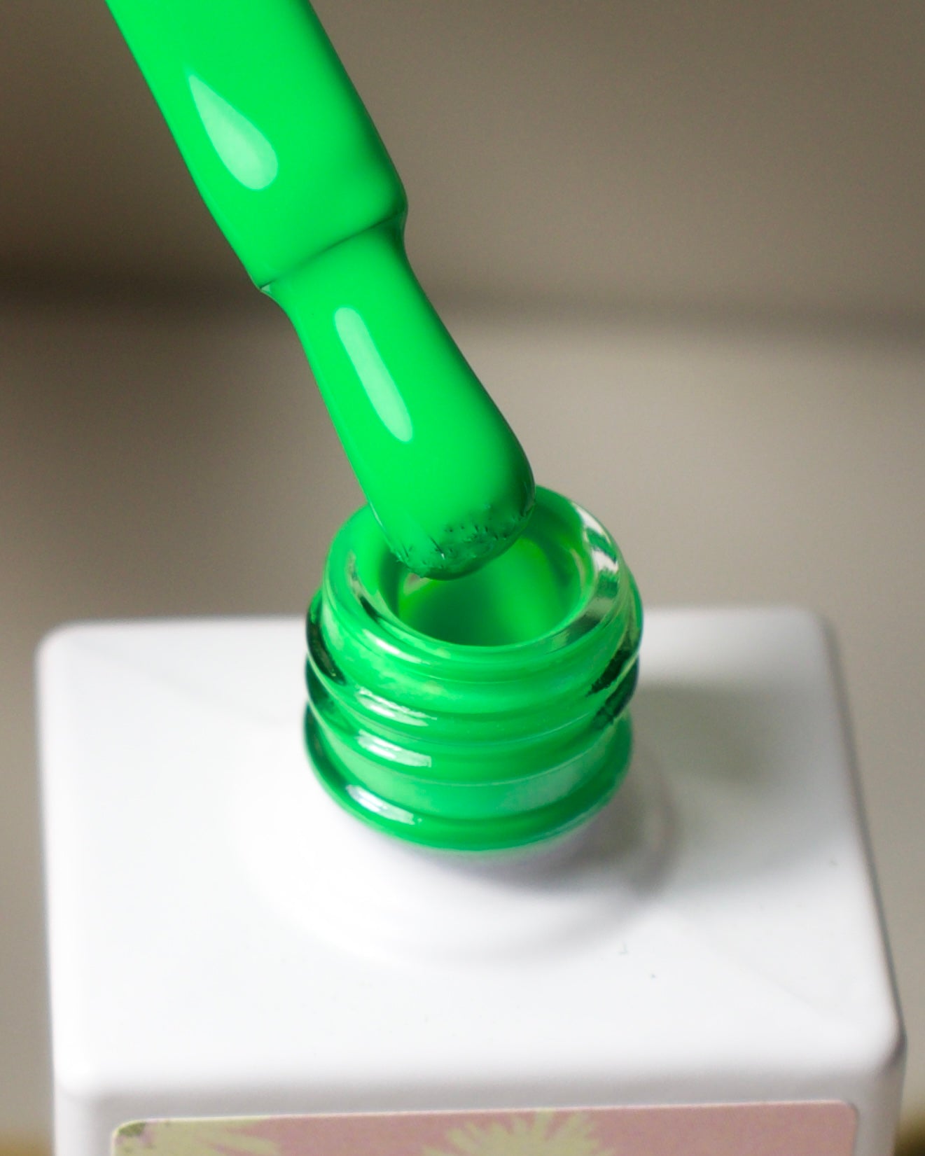 Gel color neon green